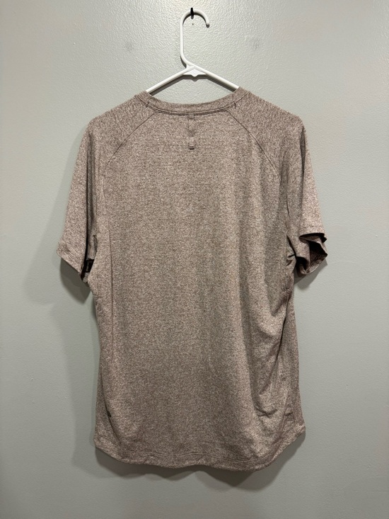 Lululemon License To Train Short Sleeve Shirt Size Medium - Picture 2 of 5